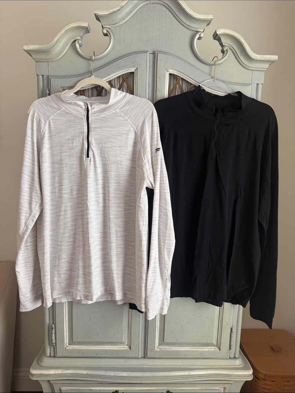 Fabletics Men’s Long Sleeve 1/4 Zip Shirts - White Heather & Black
